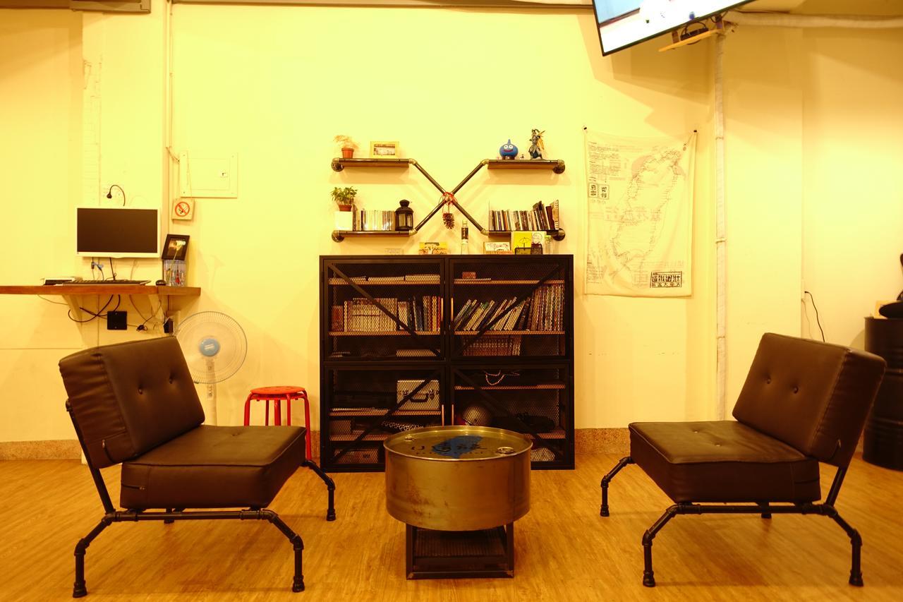 Chiayi Petite Hostel Εξωτερικό φωτογραφία