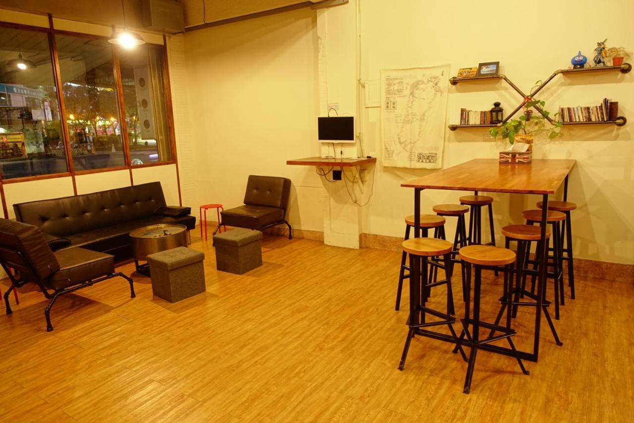 Chiayi Petite Hostel Εξωτερικό φωτογραφία